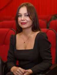 Қыз ерлі-зайыптыларды былғап алды