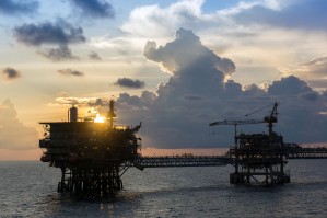 Технологии добычи нефти и разработки месторождений углеводородов