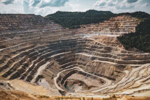 Mining geology / Горнопромышленная геология