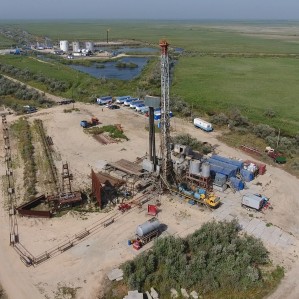 Строительство глубоких нефтяных и газовых скважин в сложных горно-геологических условиях
