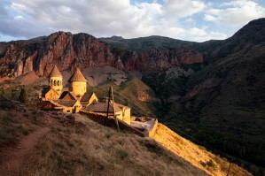История Кавказа (Армения. Армянский, персидский и грузинский языки)
