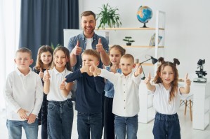 Преподаватель основ безопасности и защиты Родины и советник директора по воспитанию и взаимодействию с детскими и молодежными общественными организациями (дополнительная квалификация - инструктор по детско-юношескому туризму)