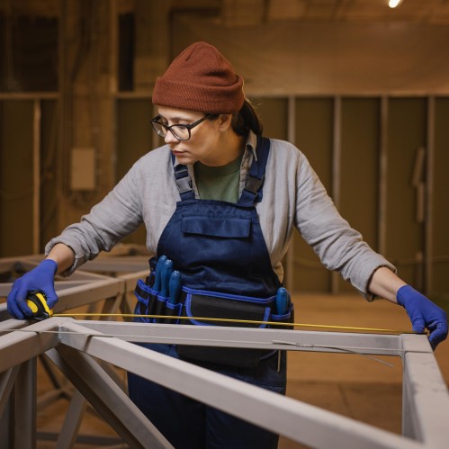 Монтажник каркасно-обшивных конструкций