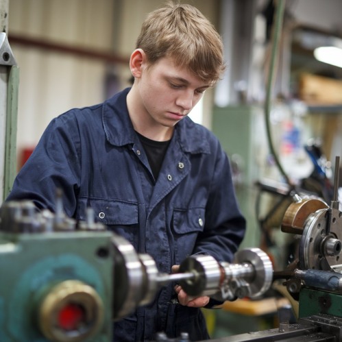 Станочник широкого профиля