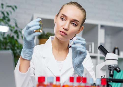 Специалист по нанофотонике и метаматериалам