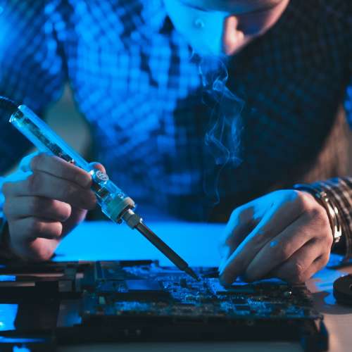 Оператор микросварки