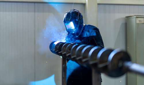 Сварщик на лазерных установках