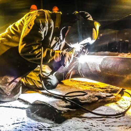 Сварщик частично механизированной сварки плавлением