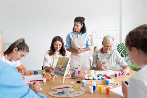 Руководитель любительского творческого коллектива, преподаватель