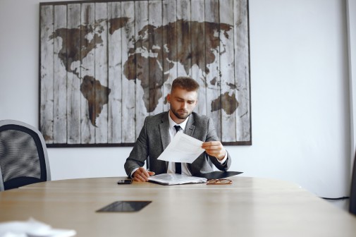 Юрист-международник