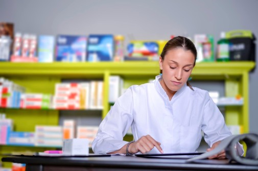 Провизор-работник первого стола