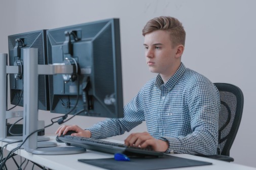 Техник-программист