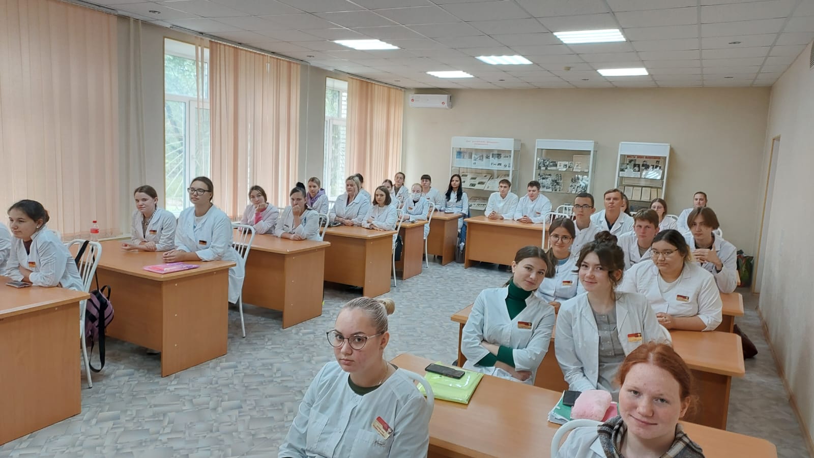 Бийский медицинский колледж специальности. БМК Бийский медицинский колледж. Бердский медицинский колледж. Медицинский колледж Биробиджан. Бузулукский медицинский колледж.